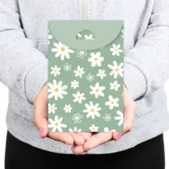 Big Dot Of Happiness Sage Green Daisy Flowers - Floral Gift Favor Bags - Party Goodie Boxes - Set Of 12 -Party Planers Store GUEST af2b0d8b 5cbc 46bd 88ca 11dab19e6139